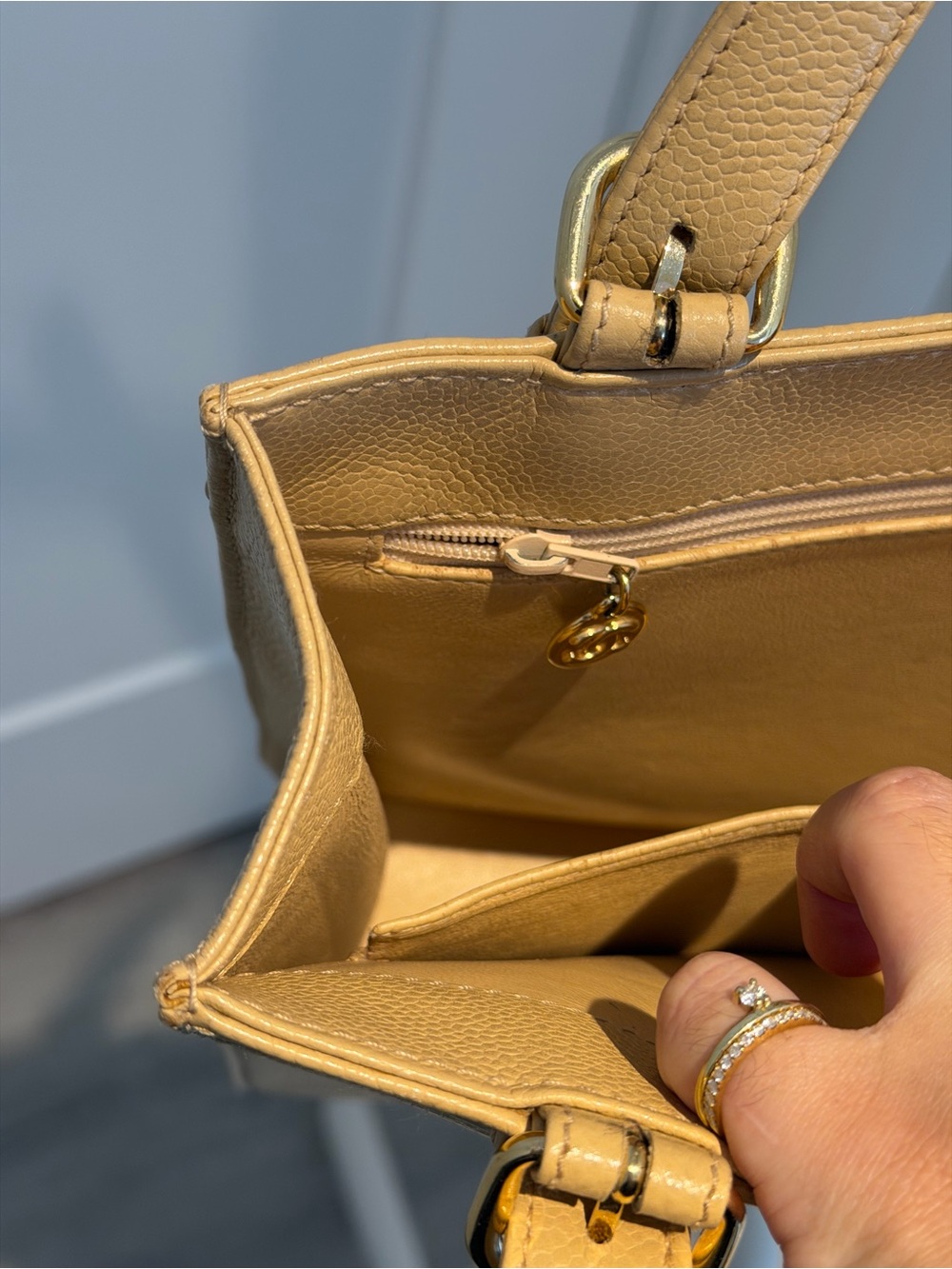 Chanel Tote Bag (beige) - Picture 8 of 17